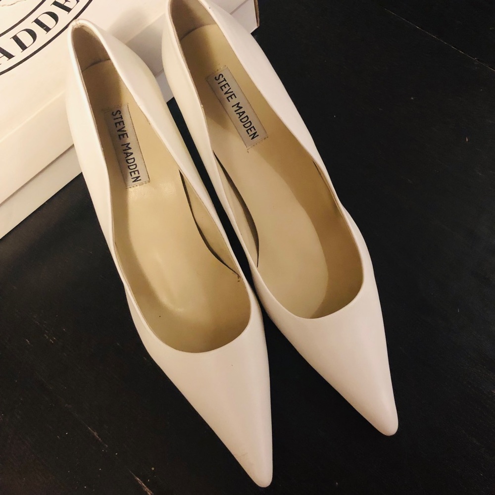 Steve Madden White Pumps